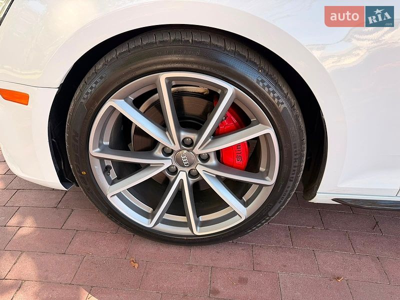 Седан Audi A4 2018 в Луцке