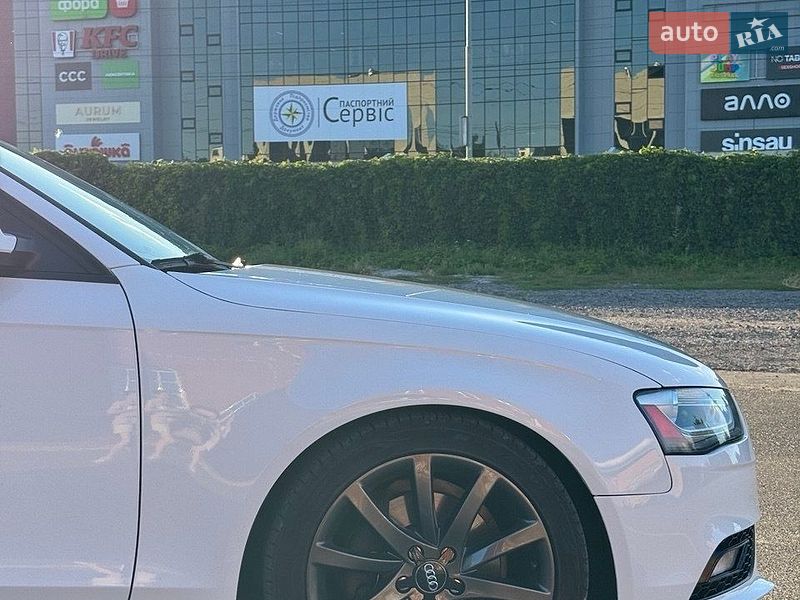 Седан Audi A4 2012 в Києві