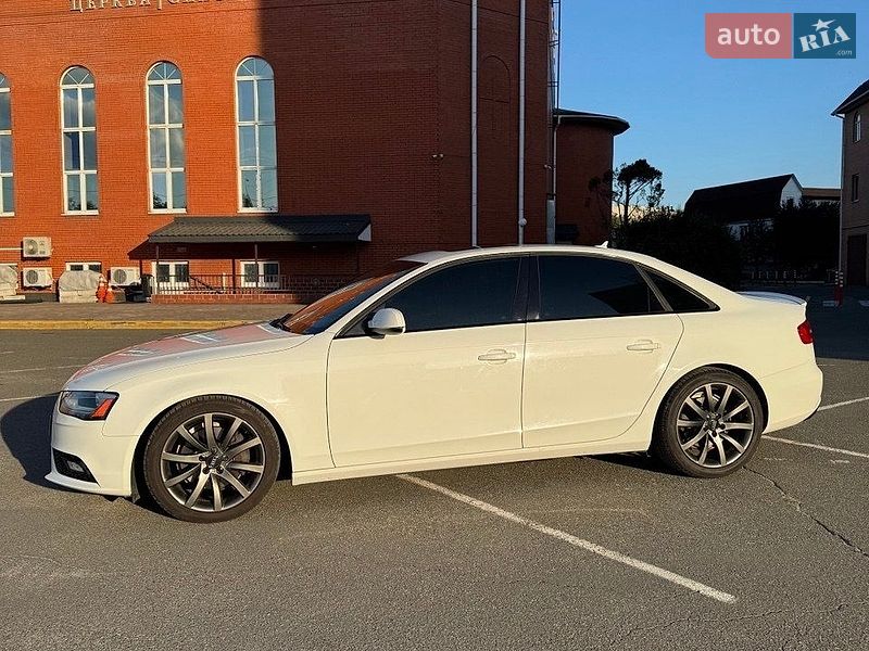 Седан Audi A4 2012 в Києві