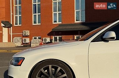 Седан Audi A4 2012 в Києві