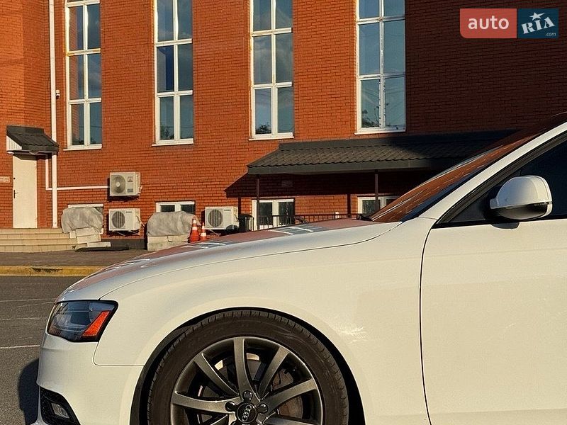 Седан Audi A4 2012 в Києві