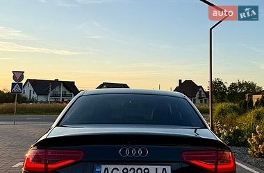 Седан Audi A4 2013 в Луцке