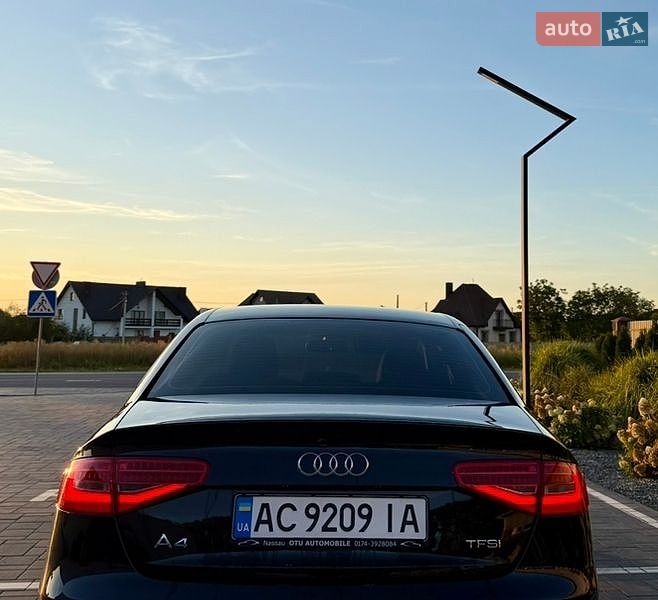Седан Audi A4 2013 в Луцке