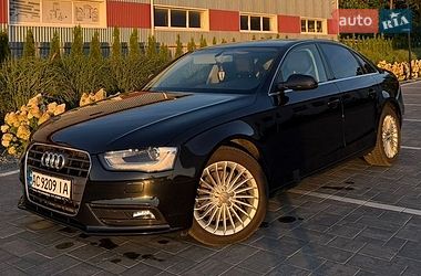 Седан Audi A4 2013 в Луцке