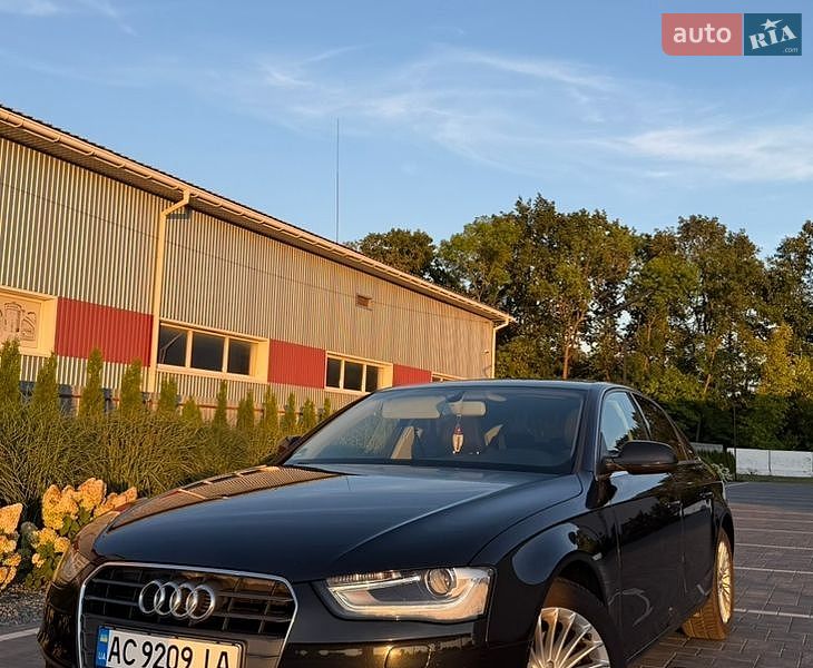 Седан Audi A4 2013 в Луцьку
