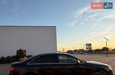 Седан Audi A4 2013 в Луцке