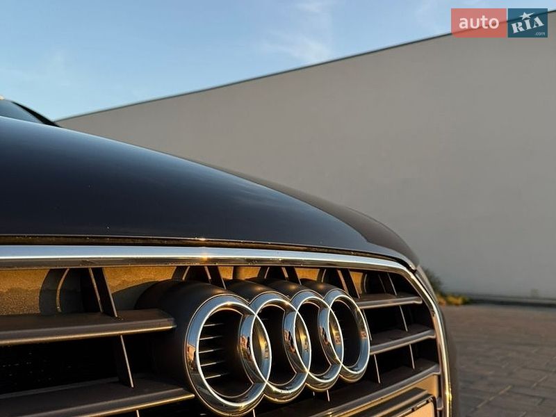 Седан Audi A4 2013 в Луцке