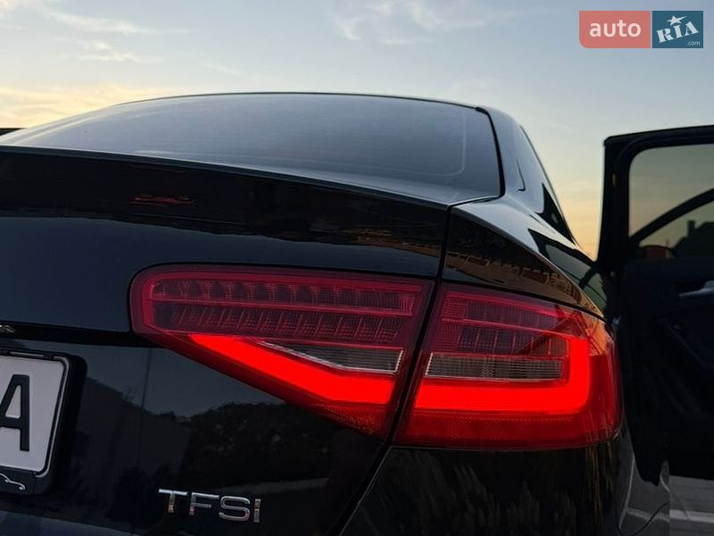 Седан Audi A4 2013 в Луцке