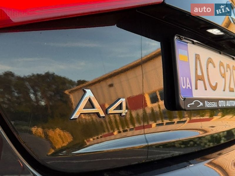 Седан Audi A4 2013 в Луцке