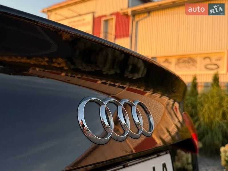 Седан Audi A4 2013 в Луцке