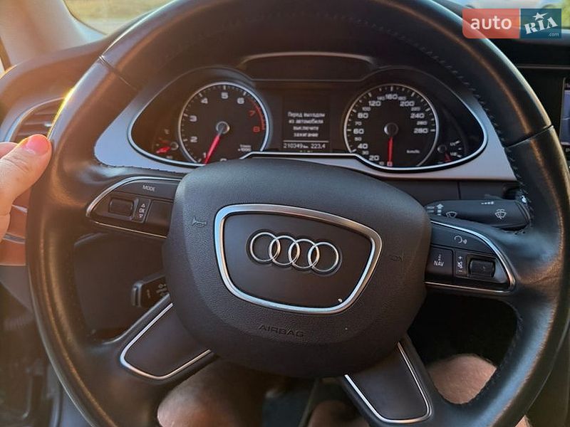 Седан Audi A4 2013 в Луцке