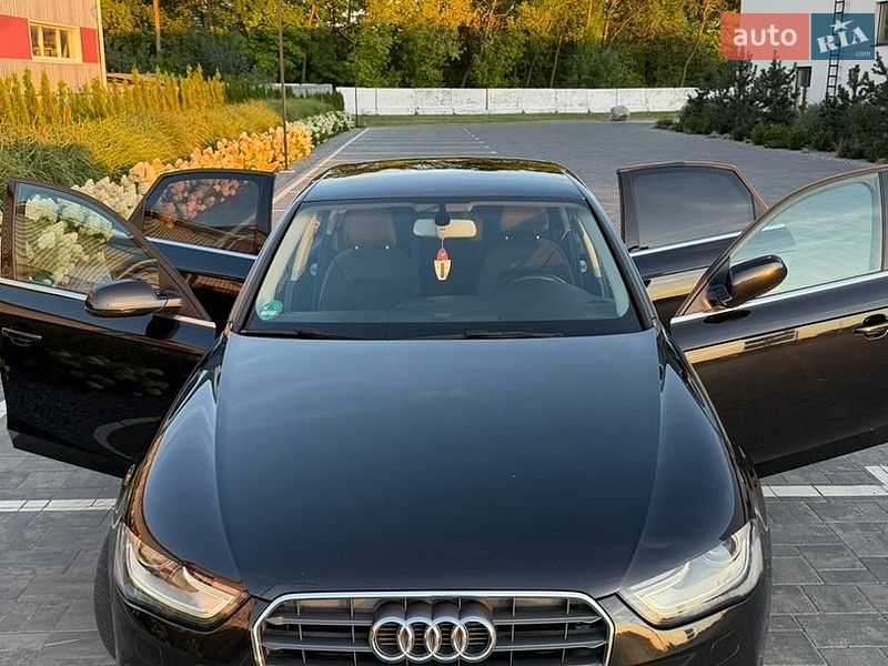 Седан Audi A4 2013 в Луцке