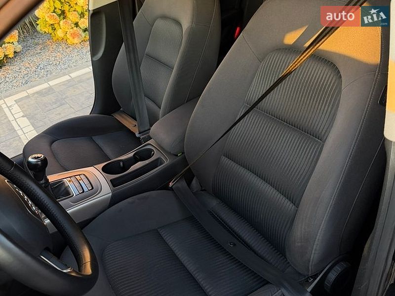Седан Audi A4 2013 в Луцке