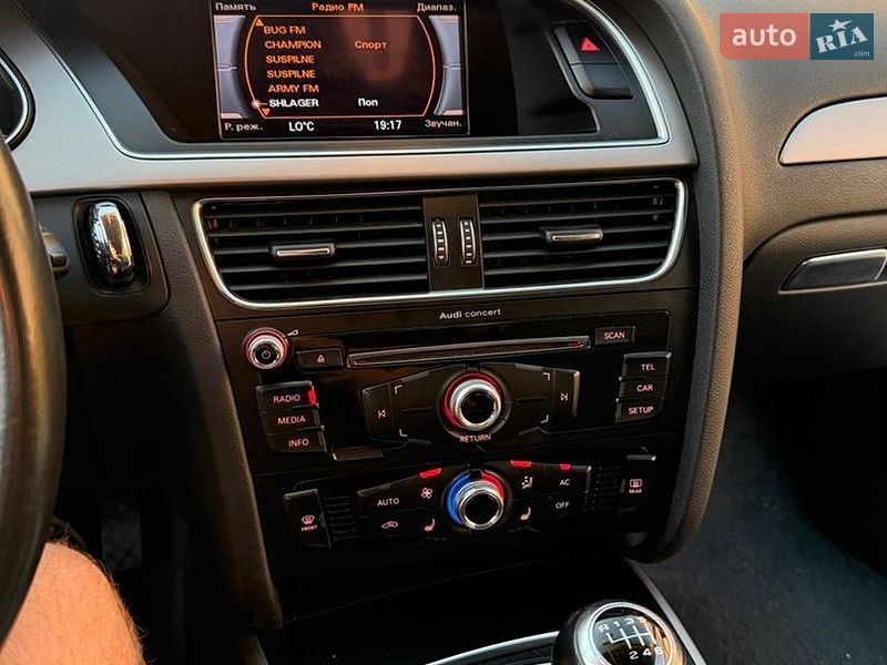 Седан Audi A4 2013 в Луцке