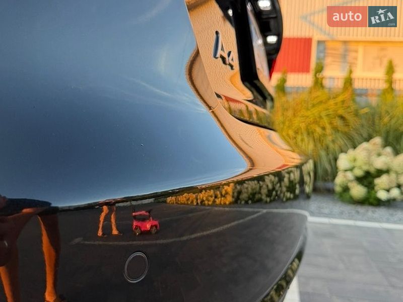 Седан Audi A4 2013 в Луцке