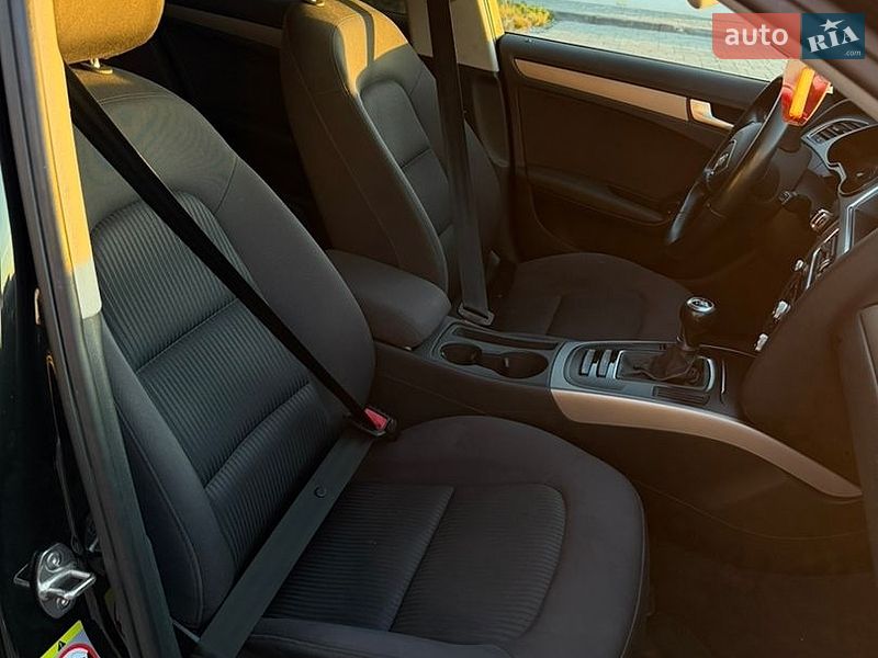 Седан Audi A4 2013 в Луцьку