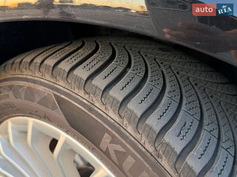Седан Audi A4 2013 в Луцке