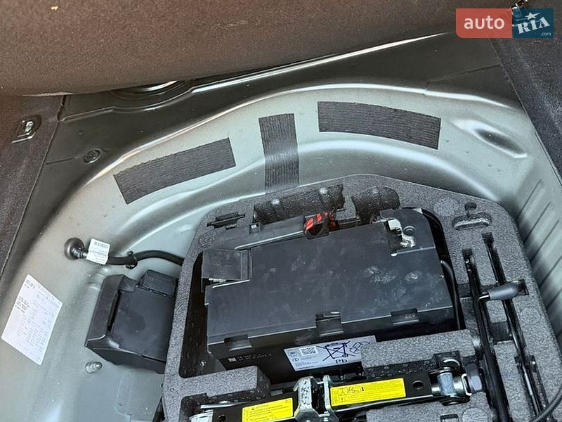 Седан Audi A4 2013 в Луцьку