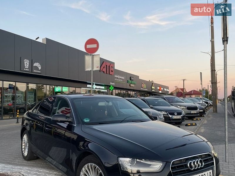 Седан Audi A4 2013 в Луцке
