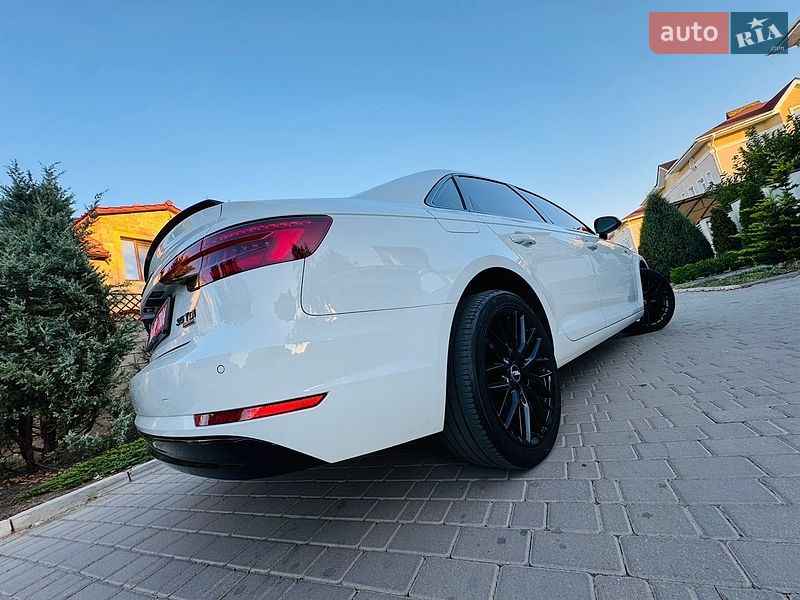 Седан Audi A4 2018 в Одессе
