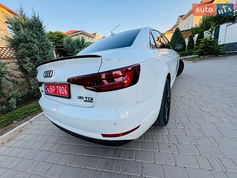 Седан Audi A4 2018 в Одессе