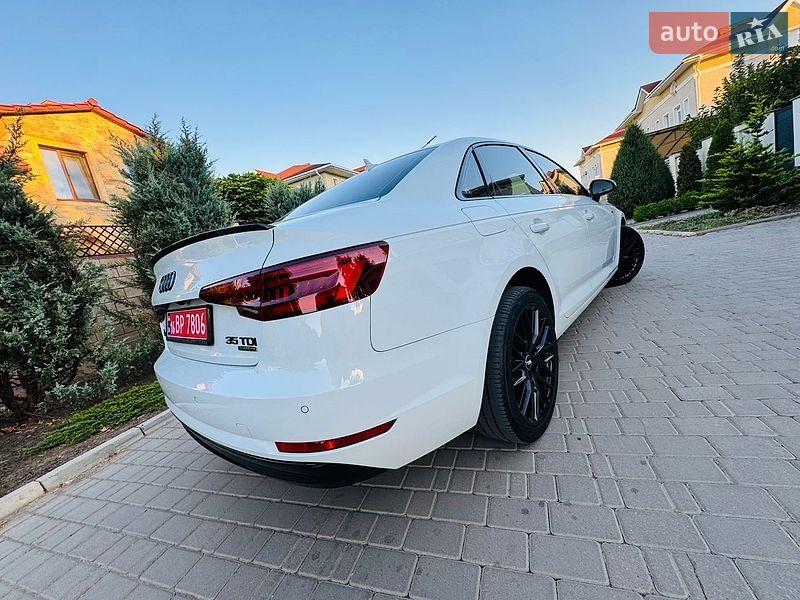 Седан Audi A4 2018 в Одессе