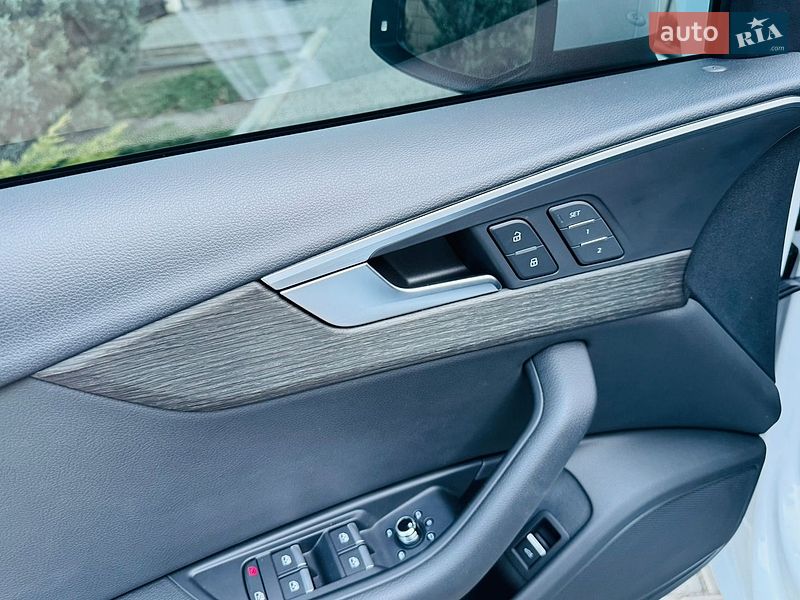 Седан Audi A4 2018 в Одессе