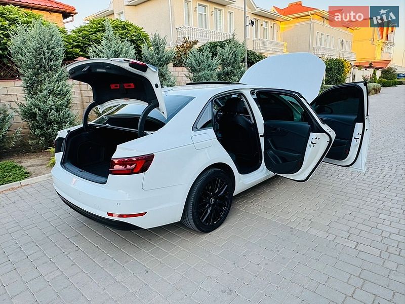 Седан Audi A4 2018 в Одессе