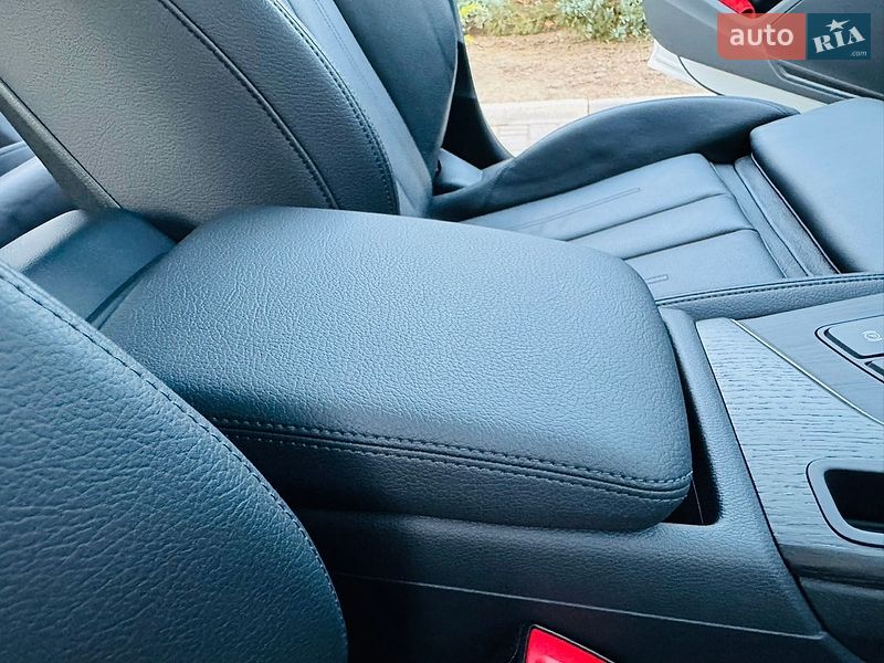 Седан Audi A4 2018 в Одессе