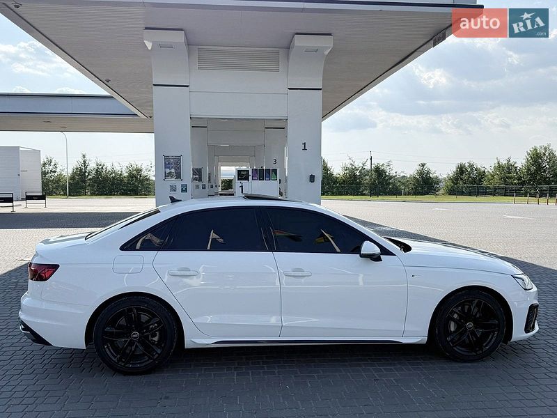Седан Audi A4 2023 в Одесі