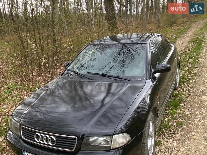 Седан Audi A4 1996 в Черновцах