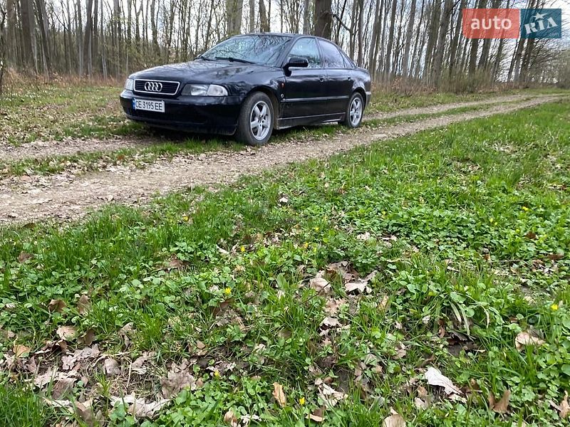 Седан Audi A4 1996 в Черновцах
