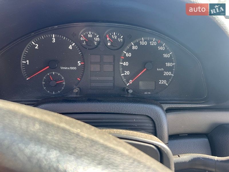 Седан Audi A4 1996 в Черновцах