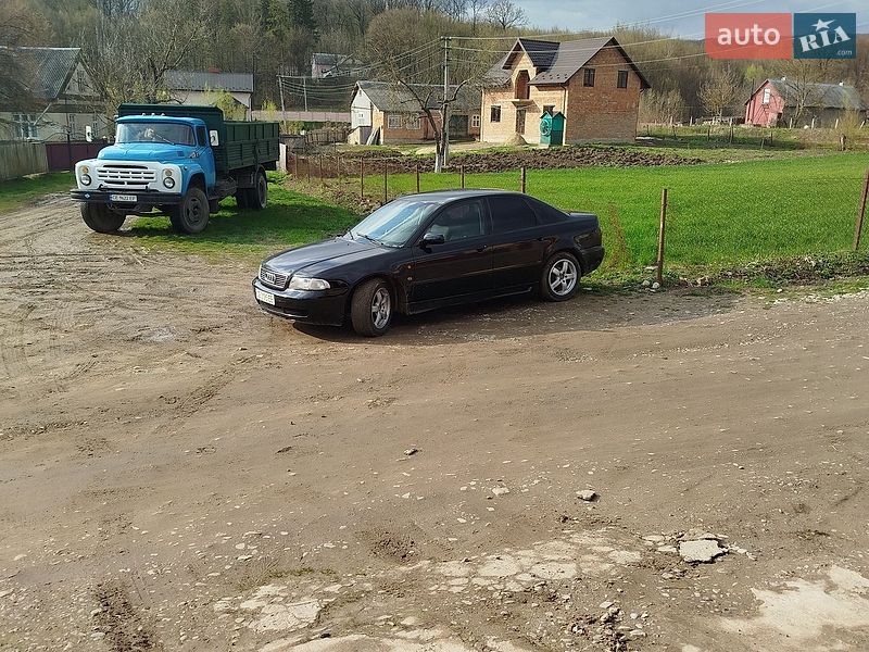 Седан Audi A4 1996 в Черновцах
