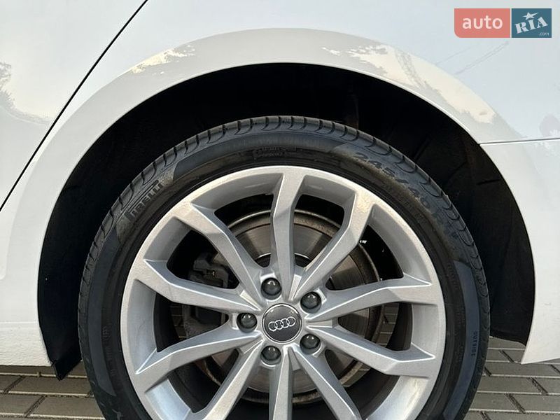 Универсал Audi A4 2017 в Черновцах