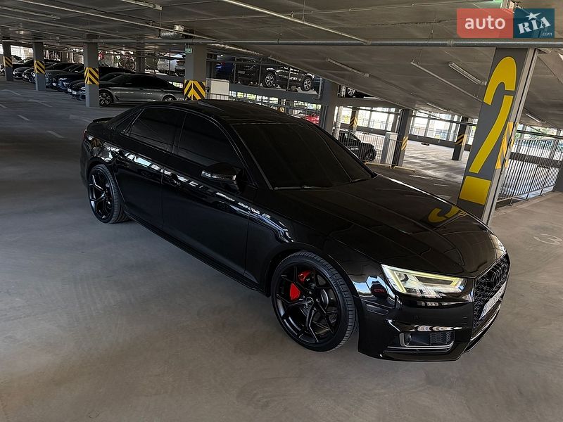 Седан Audi A4 2017 в Києві