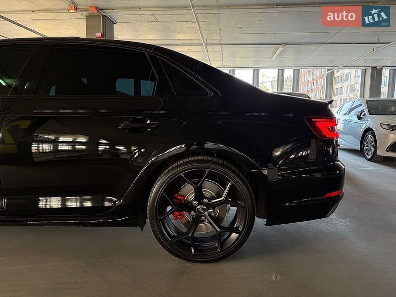 Седан Audi A4 2017 в Киеве