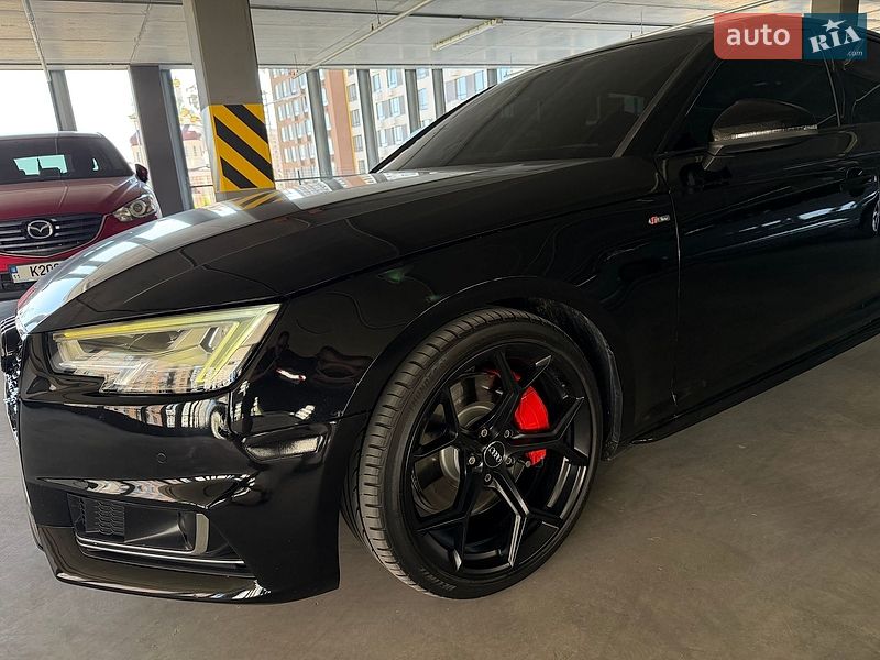 Седан Audi A4 2017 в Киеве