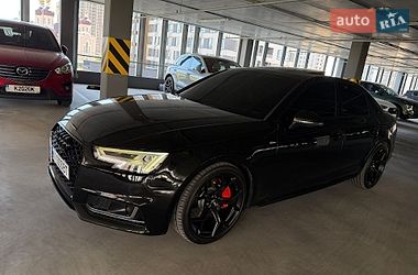 Седан Audi A4 2017 в Киеве