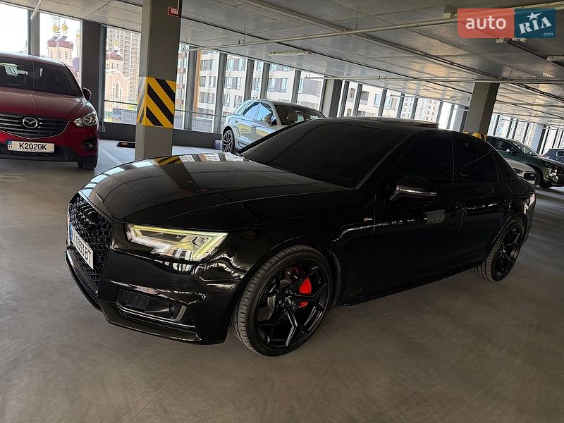 Седан Audi A4 2017 в Киеве