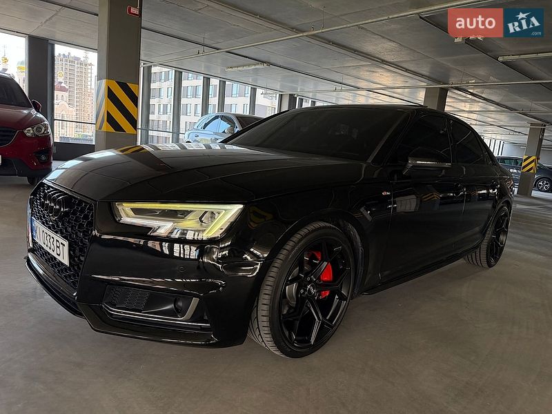 Седан Audi A4 2017 в Киеве