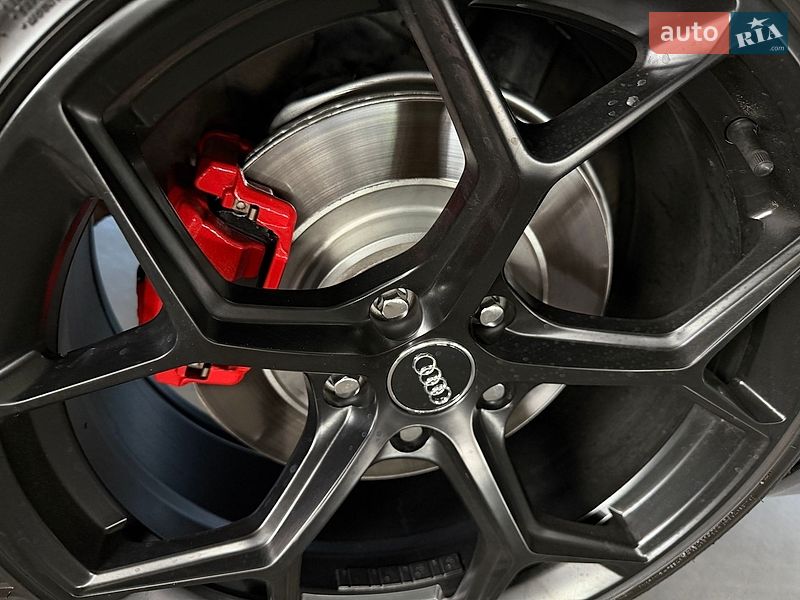 Седан Audi A4 2017 в Киеве