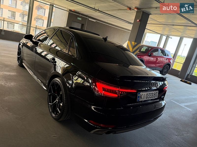 Седан Audi A4 2017 в Киеве