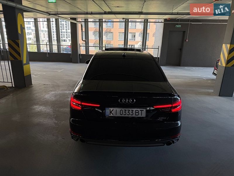 Седан Audi A4 2017 в Киеве