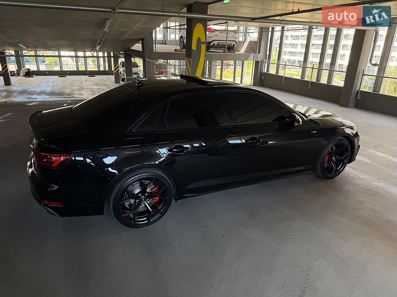 Седан Audi A4 2017 в Киеве