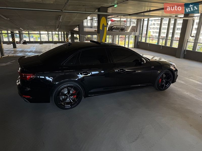 Седан Audi A4 2017 в Киеве