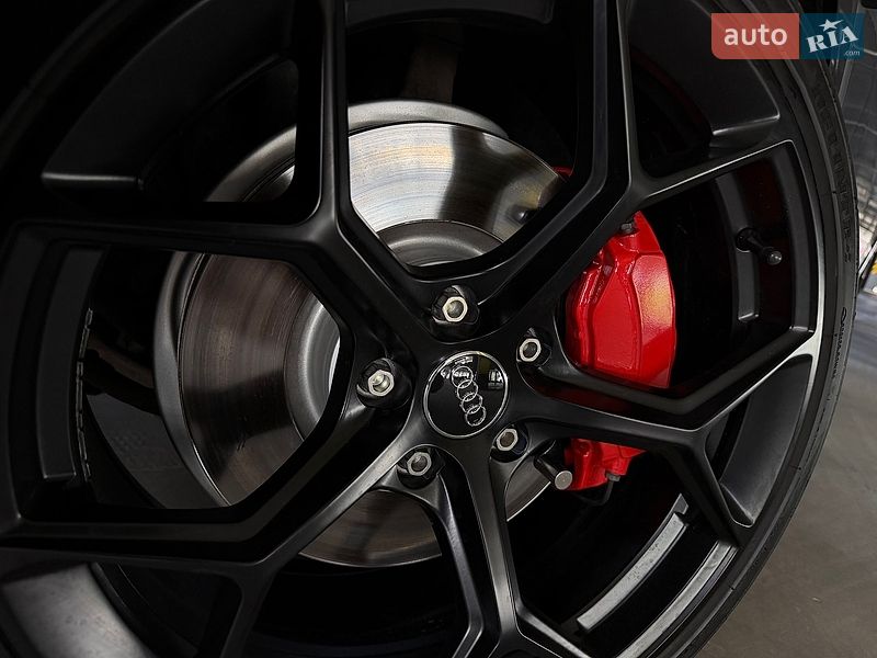 Седан Audi A4 2017 в Киеве
