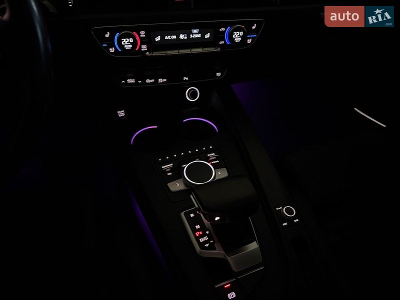 Седан Audi A4 2017 в Киеве
