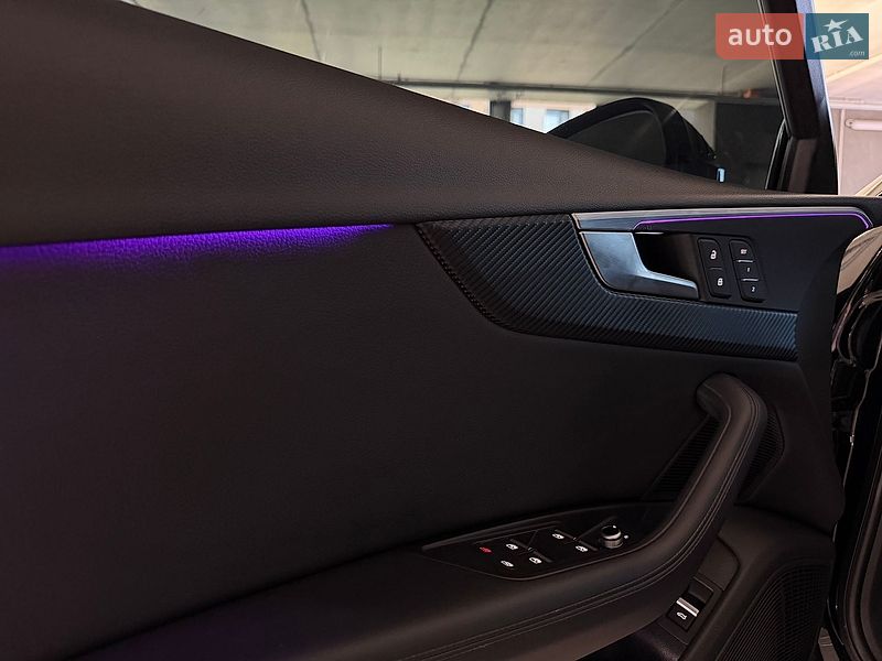 Седан Audi A4 2017 в Киеве