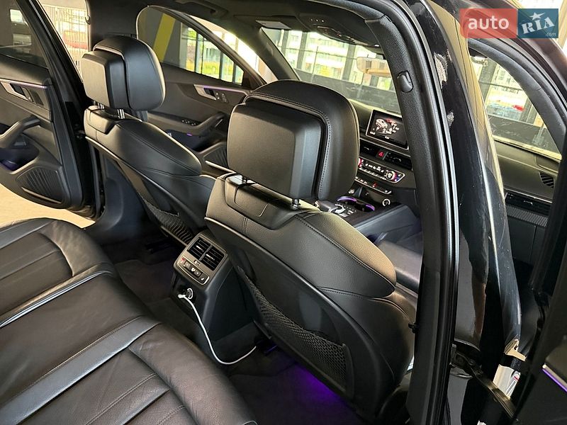 Седан Audi A4 2017 в Киеве